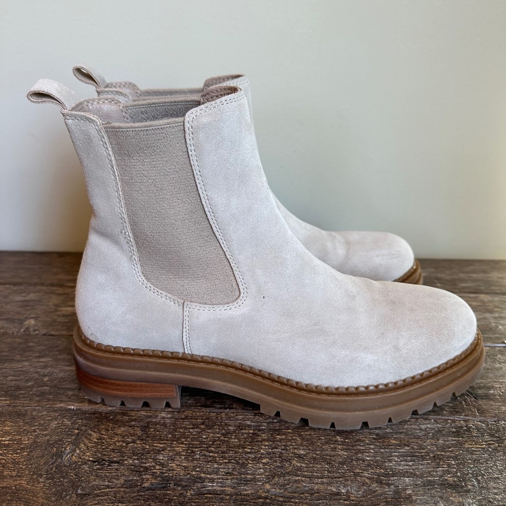 Steve Madden Chelsy Women's Suede‎ Chelsea Boots Lug Sole Ankle Booties Size 10